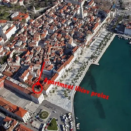 U Srcu Grada - Ilicev Prolaz *