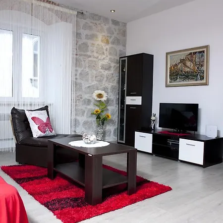 U Srcu Grada - Ilicev Prolaz * سبليت