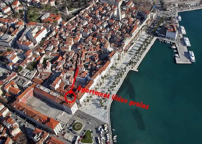 U Srcu Grada - Ilicev Prolaz *